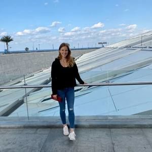 Meet your Posher, Danielle